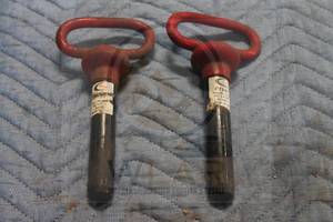 lot 70 image: TOTAL OF 2 RED HEAD HITCH PINS P7541&nbsp