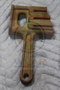 lot 78 image: ANTIQUE JOHN DEERE CAST IRON CHAIN&nbsp BREAKER TOOL ,J1480-H&nbsp