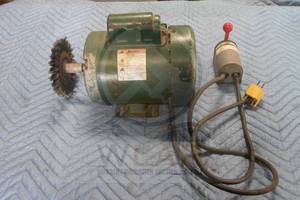 lot 88 image: DAYTON ELECTRIC FARM DUTY MOTOR 6K622Q PHASE 1 WITH REVERSE DRUM SWITCH 2X440A&nbsp