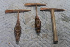 lot 107 image: TOTAL OF 3 WELDING CHISELS&nbsp
