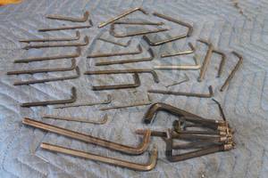 lot 115 image: LOT OF VARIOUS SIZE HEX KEYS&nbsp