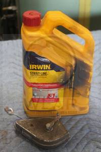 lot 130 image: STRAIT LINE CHALK LINE REEL WITH IRWIN 12 BOTTLE&nbsp OF 5LBS&nbsp MARKING CHALK  SEE PICS&nbsp