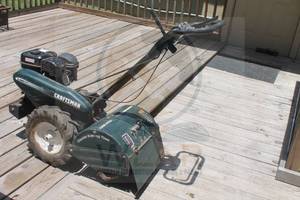 lot 139 image: CRAFTSMAN HEAVY DUTY 6HP17 REAR TINE TILLER 917293310&nbsp