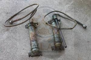 lot 141 image: TOTAL OF 2 - FORCEPAK HYDRAULIC HEAVY DUTY HAND PUMPS WITH HOSE  SEE PICS&nbsp