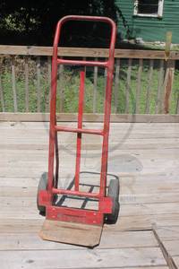 lot 183 image: HEAVY DUTY HAND TRUCK&nbsp