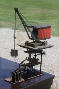 lot 188 image: VINTAGE&nbsp 1920S BUDDY L STEAM SHOVEL PRESSED STEEL STEM ENGINE CRANE , 22 H&nbsp