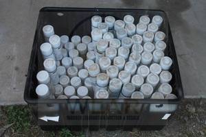 lot 191 image: GENEROUS AMOUNT OF LIMCO ASSORTED COLORS TOUCH UP PAINT ,5OZ CANS  TOTE INCLUDED&nbsp