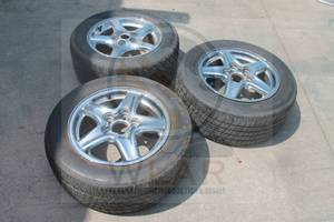 lot 26 image: TOTAL OF 3- GM CHEVROLET&nbsp &nbsp5-SPOKE&nbsp CHROME&nbsp CAMAROFIREBIRD TRANS AM&nbsp WHEEL RIMS &amp TIRES , 16X8J55.0 ( 9592604 )  SEE PICS&nbsp