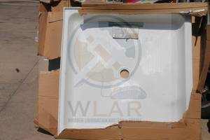 lot 45 image: CENTER DRAIN WHITE&nbsp SQUARE SHOWER BASE PK09959&nbsp