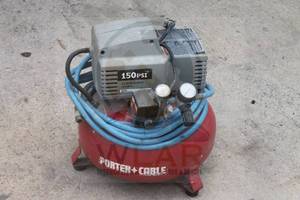 lot 67 image: PORTER CABLE 150 PSI&nbsp 6GALLON AIR COMPRESSOR WITH TEXAS TOOL TRADERS 300 PSI BLUE AIR HOSE&nbsp