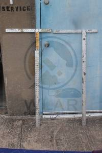 lot 113 image: TOTAL OF 2 HEAVY DUTY DRYWALL T-SQUARES 48 , JOHNSON  WAL-BOARD&nbsp
