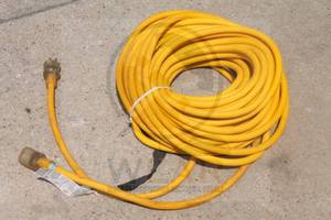 lot 114 image: &nbspYELLOW HEAVY DUTY LONG EXTENSION CORD&nbsp