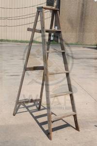 lot 128 image: WOODEN&nbsp 6FT LADDER WITH TRAY&nbsp