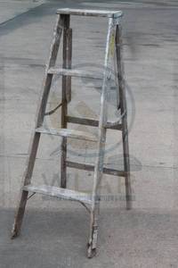 lot 130 image: WERNER WOODEN 4FT LADDER&nbsp