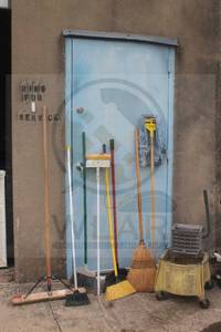 lot 151 image: LOT OF CLEANING SUPPLIES MOP BROOM MOP BUCKET AND MORE SEE PICS