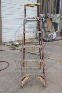 lot 153 image: WERNER 6FT LADDER ELECTRO MASTER