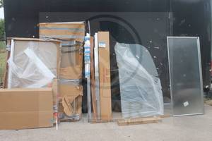 lot 157 image: LOT OF 2 SHOWER DOORS WITH HARDWARE UNSURE IF BOTH ARE COMPLETE&nbsp
