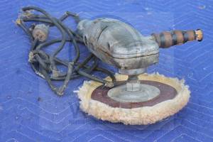 lot 187 image: BLACK AND DECKER 683 POLISHER&nbsp