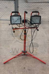 lot 191 image: CRAFTSMAN DUAL WORK LIGHT ON TRIPOD 53TK