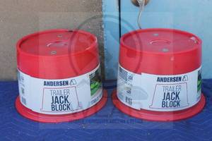 lot 13 image: TOTAL OF 2 -ANDERSEN TRAILER JACK BLOCKS 3608-M&nbsp