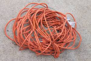 lot 201 image: WORKFORCE 100FT 16GAUGE 10AMP 125VOLT ORANGE&nbsp EXTENSION CORD&nbsp