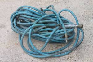lot 202 image: BLUE&nbsp HEAVY DUTY 100FT AIR HOSE&nbsp