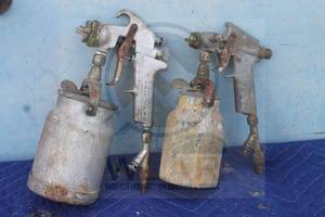 lot 204 image: TOTAL OF 2 - DEVILBISS PAINT SPRAYER GUNS WITH ALUMINUM CANISTERS , - TYPE JGA SERIES 501 &amp TYPE JGA SERIES 502&nbsp