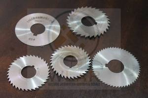 lot 11 image: TOTAL 5-ASSORTED BRAND HSS SLITTING SAW BLADES  SEE PICS&nbsp