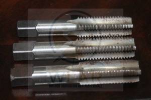 lot 27 image: TOTAL OF 3&nbsp ASSORTED BRAND HSS&nbsp 78 4FLUTE PLUG HAND TAPS&nbsp 4 34  L&nbsp , UNION, BUTTERFIELD , WINTER&nbsp