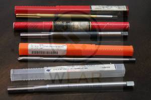 lot 37 image: TOTAL OF 4 ASSORTED BRAND&nbsp PLUG&nbsp TAPER SHANKS ,- REGAL , R &amp N , VERTANIUM&nbsp