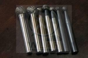 lot 47 image: TOTAL OF 7 ASSORTED SIZE  BRAND BALL SHAPE CARBIDE BURRS  SEE PICS&nbsp
