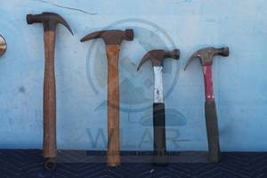 lot 55 image: TOTAL OF 4 ASSORTED BRAND WOODRUBBER CLAW HAMMERS&nbsp