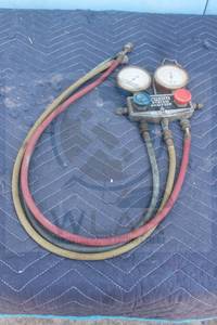lot 65 image: IMPERIAL SYSTEM ANALYZER&nbsp MANIFOLD GAUGE 425-CB &amp 423-CR WITH BLUE YELLOW RED YELLOW JACKET&nbsp MANIFOLD HOSES R-502