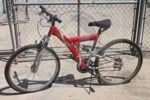 lot 83 image: ROADMASTER MT STORM DUAL SUSPENSION 18 SPEED&nbsp RED MOUNTAIN BIKE&nbsp