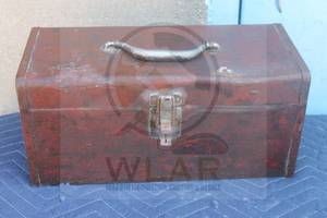 lot 17 image: VINTAGE KENNEDY RED 16 TOOL CHEST&nbsp