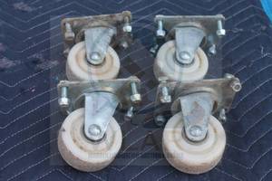 lot 29 image: TOTAL OF 4 CASTERS , 3&nbsp