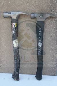 lot 96 image: TOTAL OF 2 CLAW HAMMERS 18&nbsp - DEAD ON &amp STANLEY FATMAX&nbsp