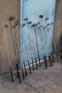 lot 147 image: TOTAL OF 17 ASSORTED BRAND GOLF CLUBS  SEE PICS&nbsp