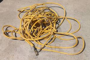 lot 163 image: TEXAS TOOL TRADERS 300 PSI YELLOW AIR HOSE&nbsp
