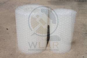 lot 165 image: TOTAL OF 2 LARGE ROLLS HEAVY DUTY&nbsp BUBBLE WRAP PACKAGING&nbsp
