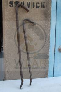 lot 167 image: TOTAL OF 2 CROWBARS PRYBARS&nbsp , 24 &amp 29&nbsp