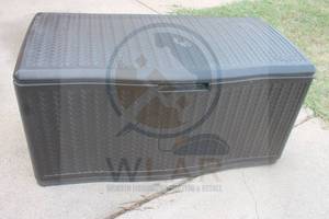 lot 172 image: SUNCAST VERY LARGE 124-GALLON&nbsp JAVA PLASTIC DECK BOX&nbsp