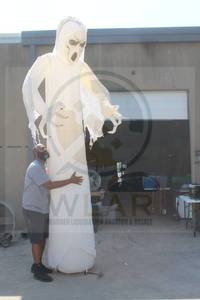 lot 222 image: VERY TALL PRELIT GHOST INFLATABLE  SEE PICS&nbsp