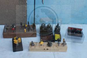 lot 207 image: LOT OF ASSORTED BRAND  SIZE ROUTER BITS (40 PC )&nbsp