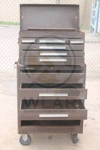 lot 138 image: VINTAGE KENNEDY&nbsp MANUFACTURING CO . 2-PC ROLLING TOOLBOX 270-6148