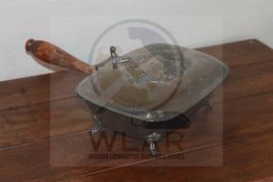 lot 9 image: VINTAGE&nbsp BARQUE BY WALLACE 276 WOOD HANDLE&nbsp CLAW -FOOTED LEGS SILVERPLATED SILENT BUTLER CRUMB CATCHER ,&nbsp