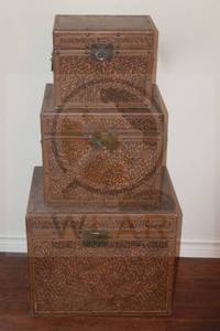 lot 37 image: TOTAL OF 3 VINTAGE STYLE LEOPARD PRINT WOODEN STEAMER NESTING TRUNKS , 18W X 13 X 15H ,&nbsp 14W&nbsp X 10 X 12 H , 11W X 7 X 9 12H  SEE PICS&nbsp