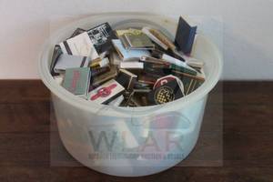 lot 23 image: GENEROUS AMOUNT OF VINTAGE VARIOUS ASSORTED BRAND COLLECTION&nbsp MATCHBOOKS  SEE PICS&nbsp