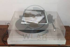 lot 28 image: HARMANKARDEN FLOATING SUSPENSION AUTO LIFT TURNTABLE T60 WITH MANUAL&nbsp