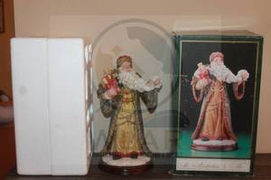 lot 72 image: 1994 ST. NICHOLAS &amp ME 13 12 STATUE IN ORIGINAL BOX&nbsp